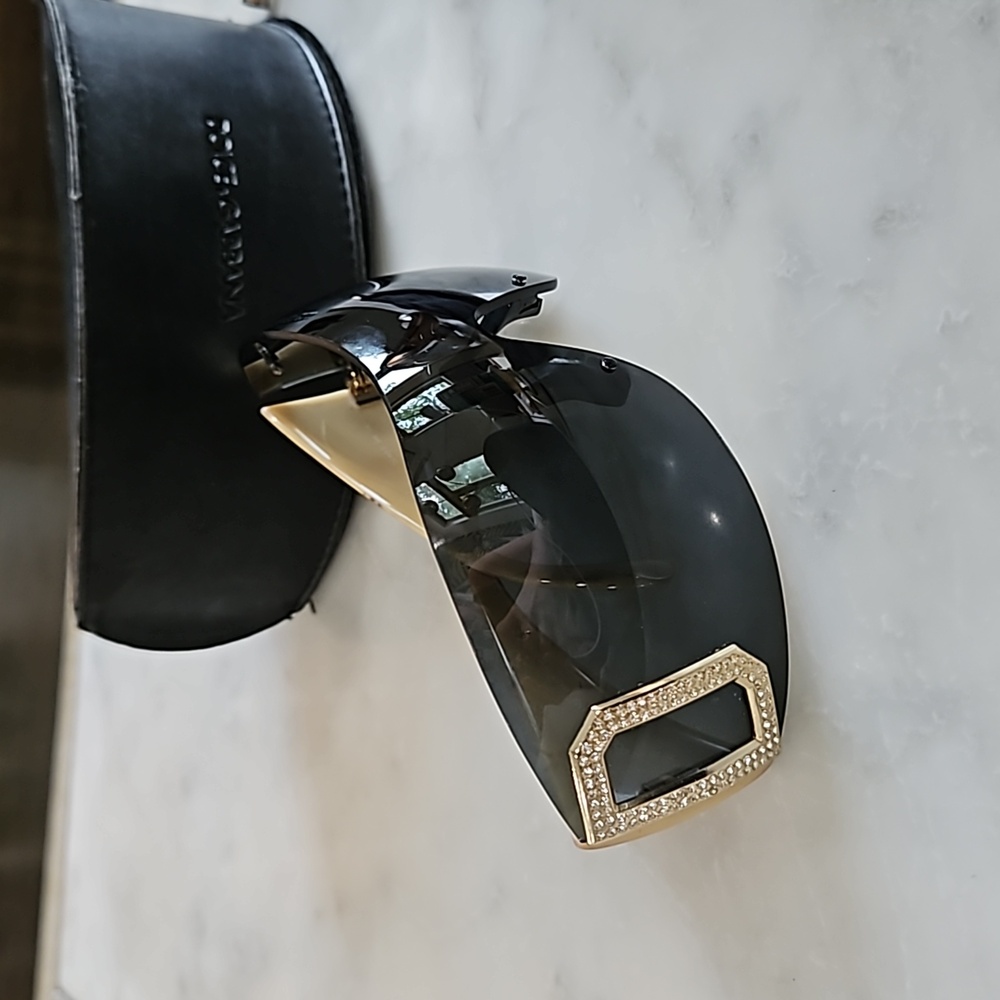 Vintage Y2K Dolce and Gabbana Sheild sunglasses